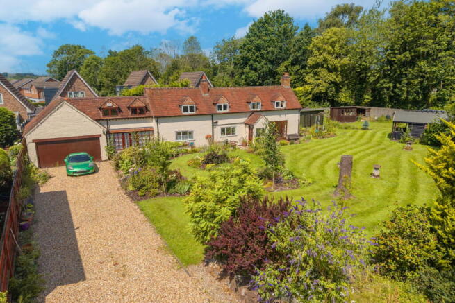 3 bed property, in Meadow Cottage, £550,000