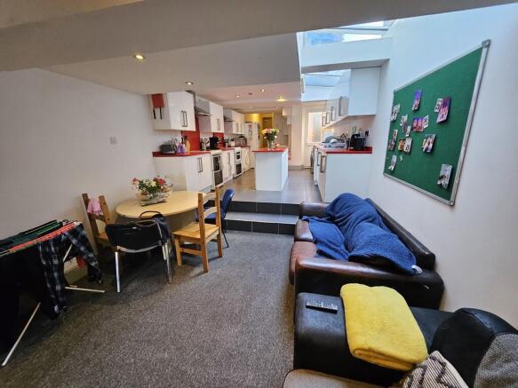 8 bed property, in Selly Hill Road, £625,000