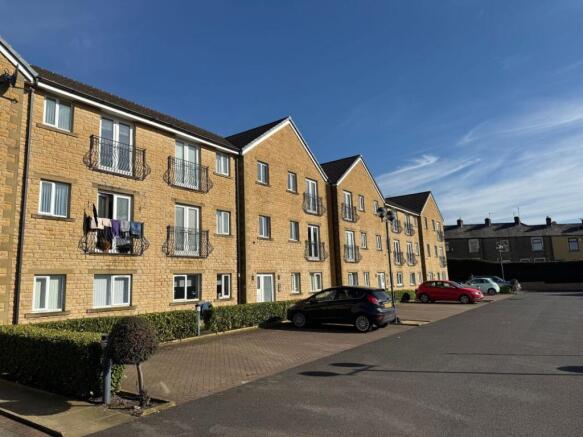 8 bed property, in 4 Apartments, £165,000