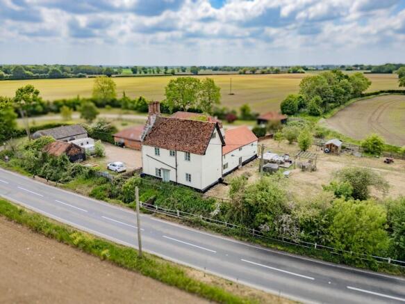 5 bed property, in Short Green, £570,000