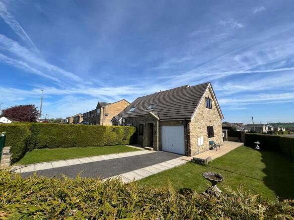 3 bed property, in Netherton Moor Road, £270,000