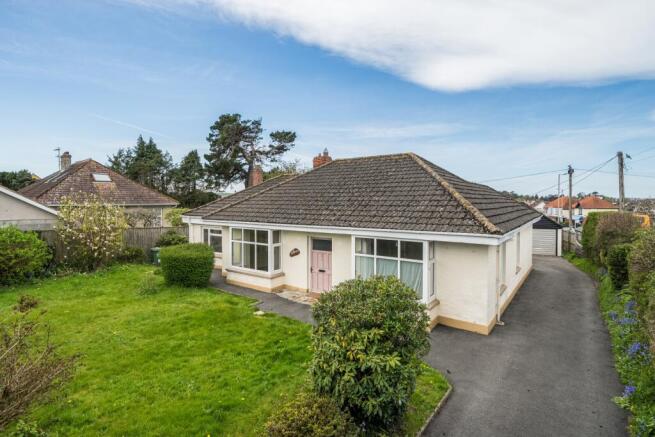 4 bed property, in Old Torrington Road, £425,000