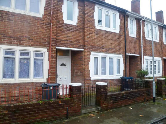 4 bed property, in Talworth Street, £275,000