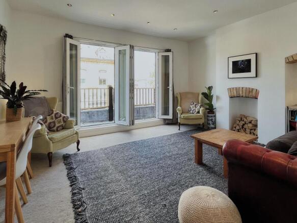 3 bed property, in South Parade, £625,000