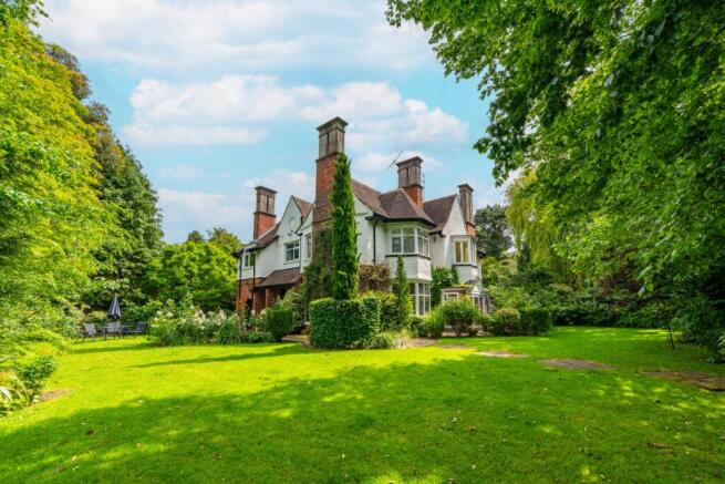 6 bed property, in Leicester, £1,475,000