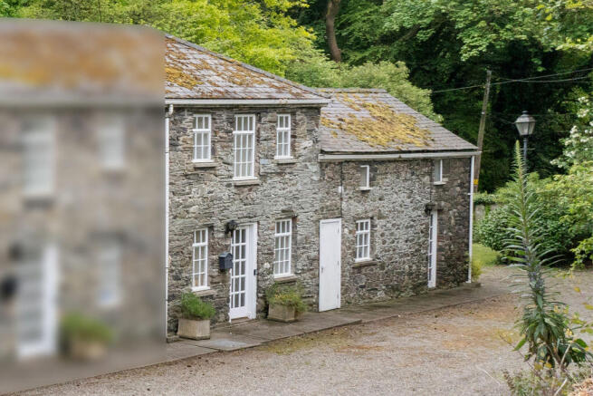 1 bed property, in Bwanne Jiass, £350,000