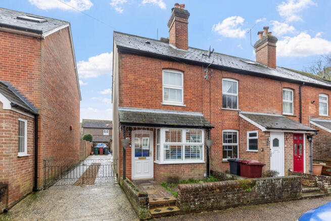 2 bed property, in Lutener Road, £370,000