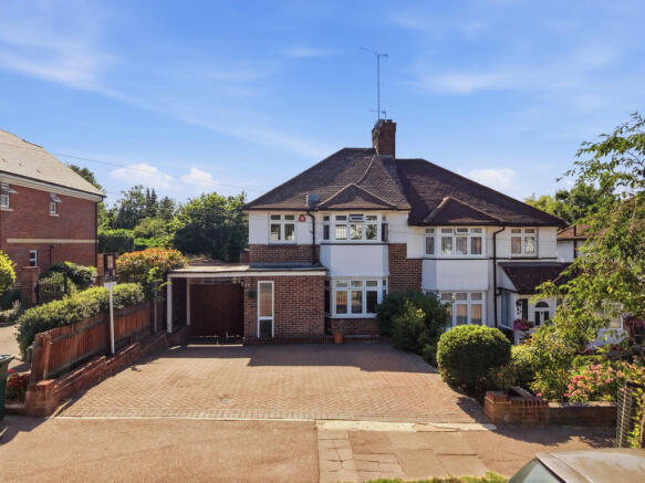 3 bed property, in Glenwood Road, £950,000