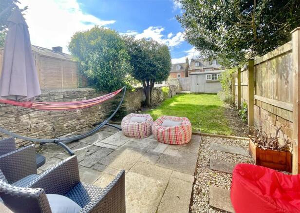 4 bed property, in Central Cirencester, £465,000