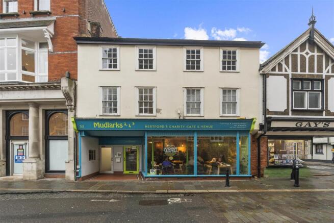 1 bed property, in Fore Street, £250,000