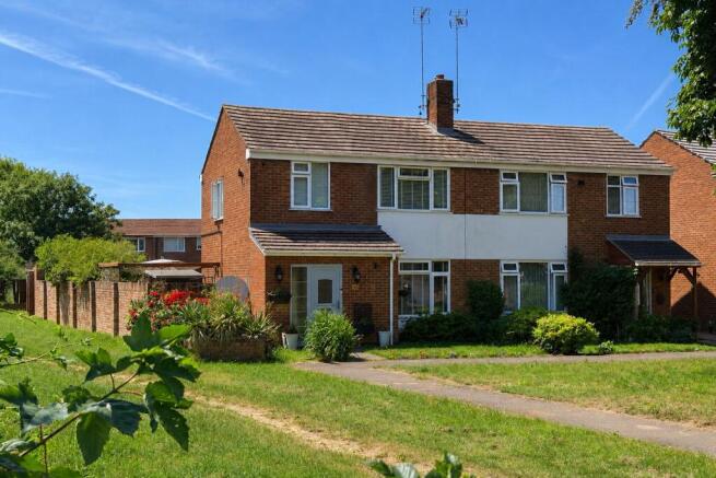 3 bed property, in Cheyne Way, £430,000