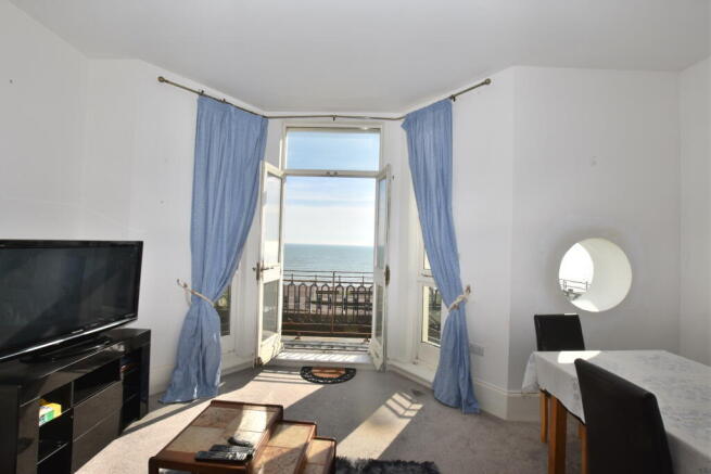 2 bed property, in 132 Marina, £220,000