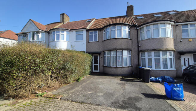 3 bed property, in Summit Avenue, £499,995