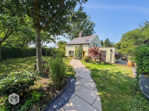 2 bed property, in Dam Lane, £570,000