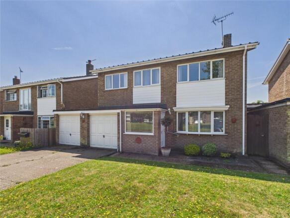 4 bed property, in Days Green, £450,000