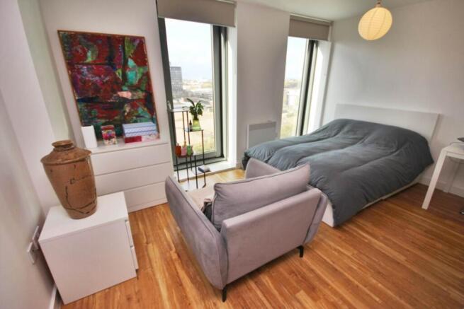 Studio, in Michigan Avenue, £105,000