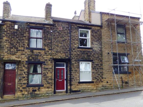 2 bed property, in Westover Road, £189,995