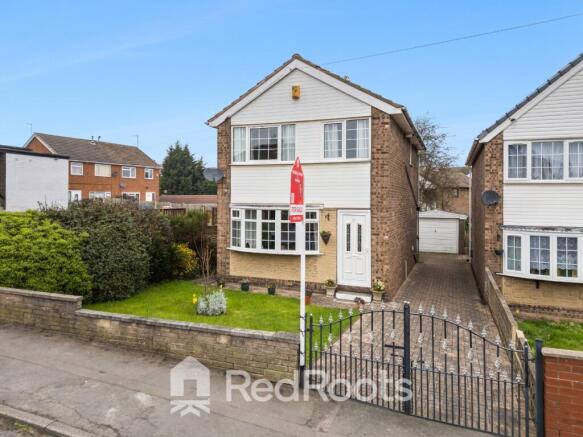 3 bed property, in Newton Lane, £250,000