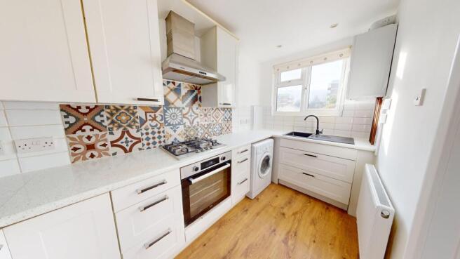 1 bed property, in Beaconsfield Villas, £260,000