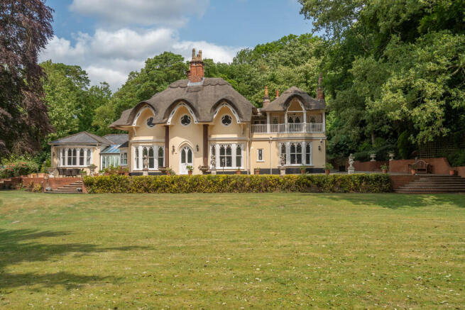 8 bed property, in Marston Lane, £1,600,000