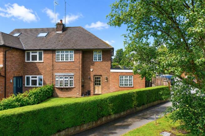 3 bed property, in Beech Road, £750,000
