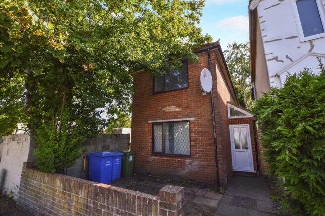 3 bed property, in Peabody Road, £365,000