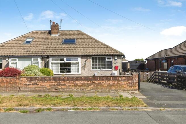 2 bed property, in Busfield Street, £170,000