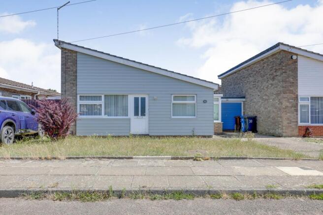 2 bed property, in Mitford Close, £230,000