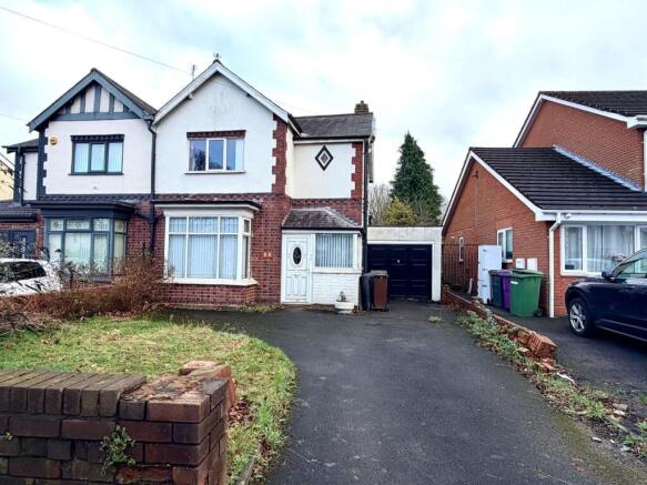 3 bed property, in Prestwood Road West, £200,000