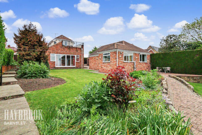 4 bed property, in Doncaster Road, £500,000