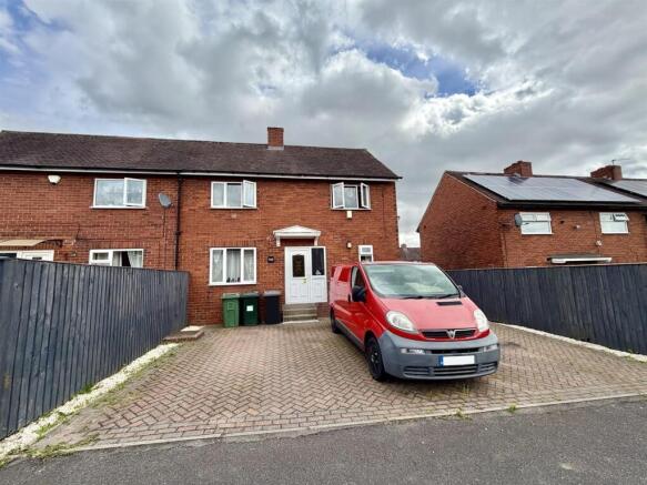 3 bed property, in London Park, £165,000