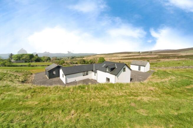 5 bed property, in Rhosgadfan, £570,000
