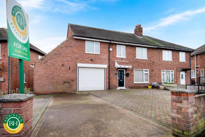 4 bed property, in Ballam Avenue, £249,900
