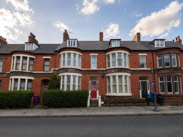 4 bed property, in Hallville Road, £260,000