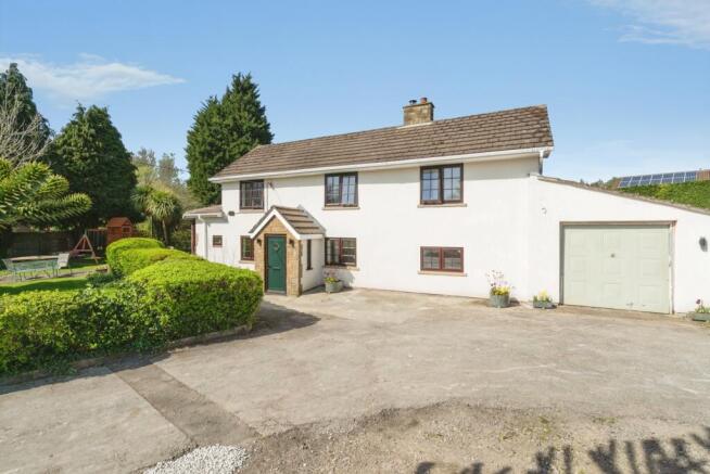 4 bed property, in Eatock Way, £695,000