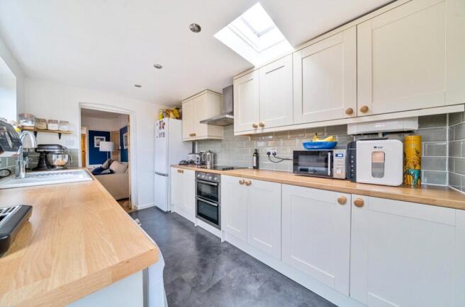 2 bed property, in Topsham, £400,000