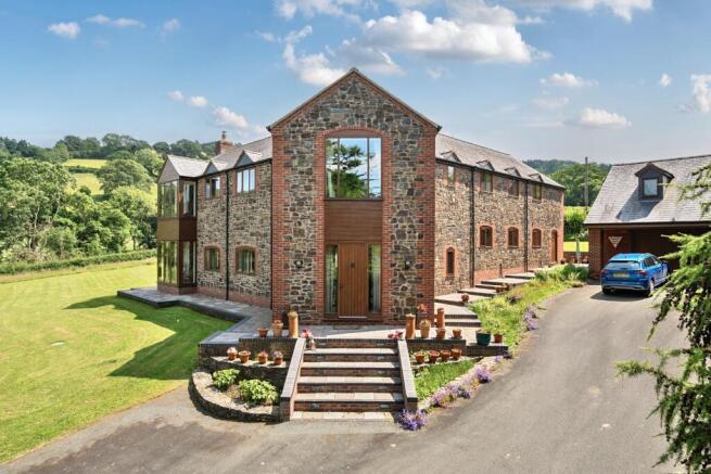 5 bed property, in Hope, £850,000