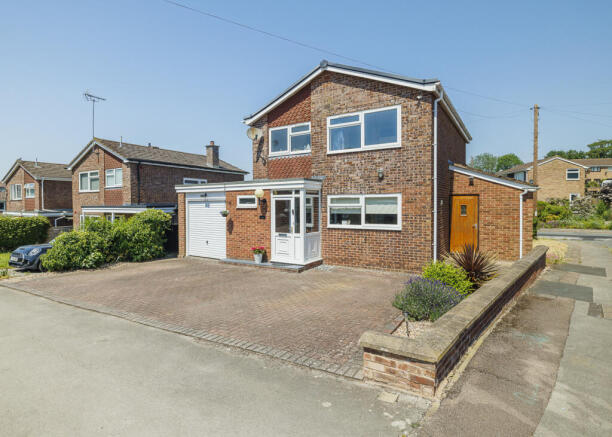 4 bed property, in Watling Street, £400,000