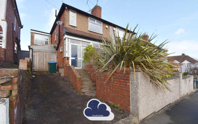 3 bed property, in Burnham Road, £185,000