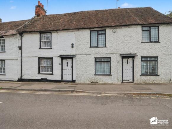 2 bed property, in High Street, £265,000