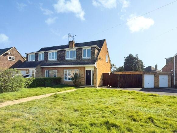 3 bed property, in Robert Way, £450,000