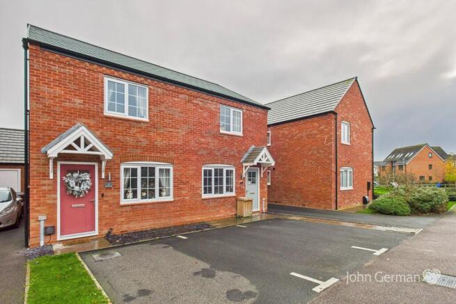 2 bed property, in Francome Drive, £207,500
