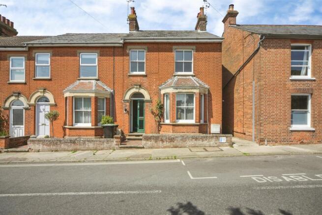 3 bed property, in Fore Street, £325,000