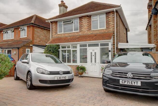 3 bed property, in Shepherds Lane, £635,000