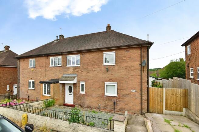 3 bed property, in Pinfold Avenue, £170,000
