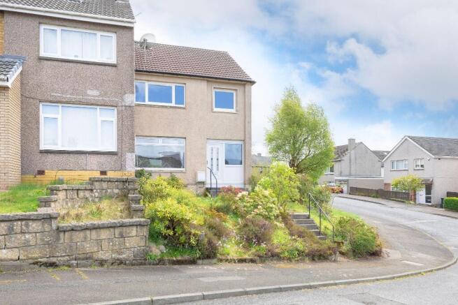 3 bed property, in Napier Avenue, £199,999