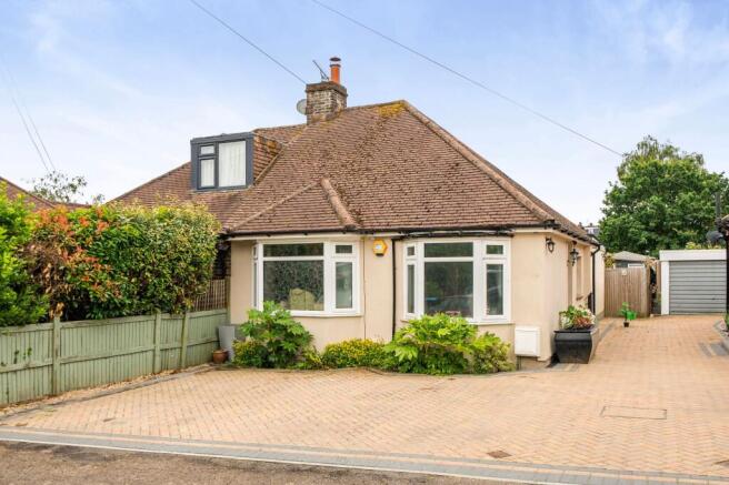 2 bed property, in Boxwood Way, £525,000