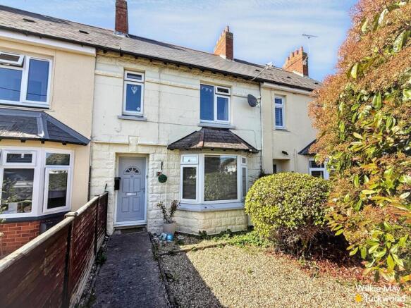 3 bed property, in Quantock Road, £215,000