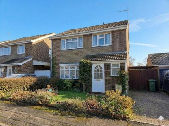 4 bed property, in Thurne Close, £400,000