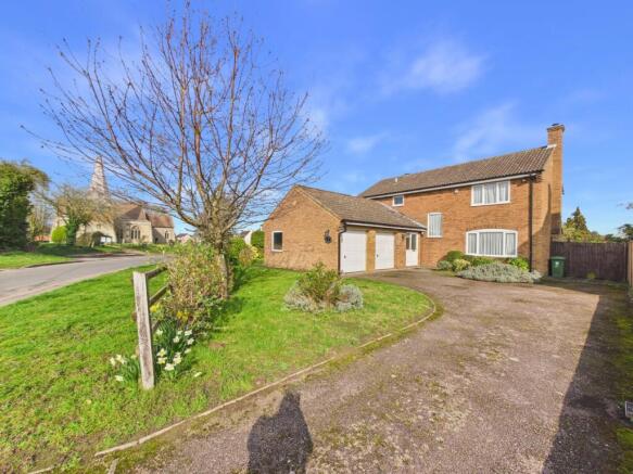 4 bed property, in Station Road, £650,000